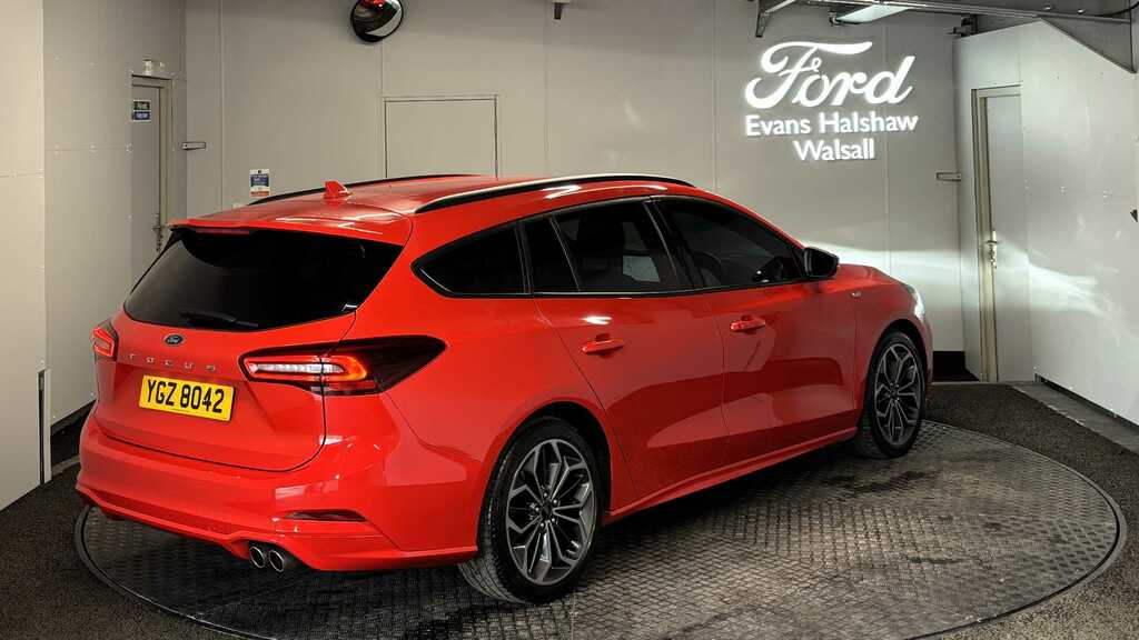 Ford Focus 1.5 Ecoblue St-line Vignale 2023 YGZ8042 Red #5