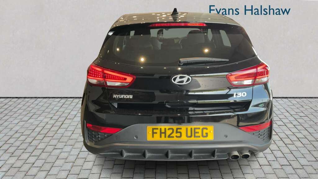 Hyundai I30 1.5T Gdi 48V Hybrid N Line S Dct 2025 Black #5