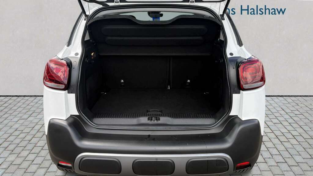 Citroen C3 Aircross 1.2 Puretech 110 Shine 2023 SL23UBY White #4