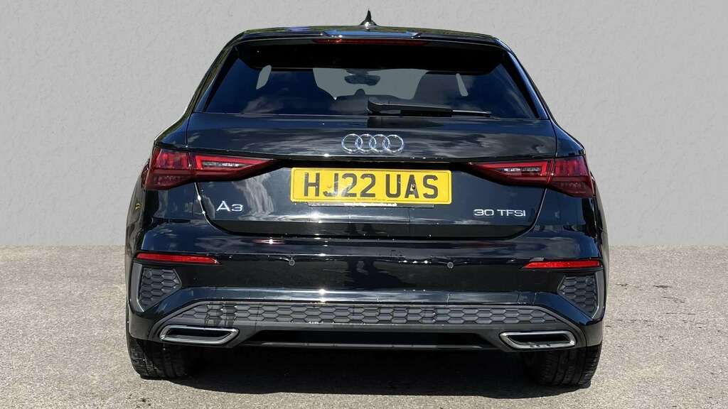 Audi A3 30 Tfsi S Line S Tronic 2022 HJ22UAS Black #4
