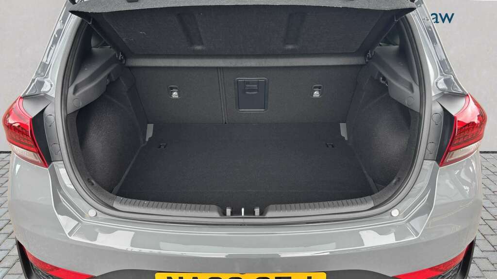 Hyundai I30 1.5 T Gdi Mhev N Line Hatchback Hybrid White #6