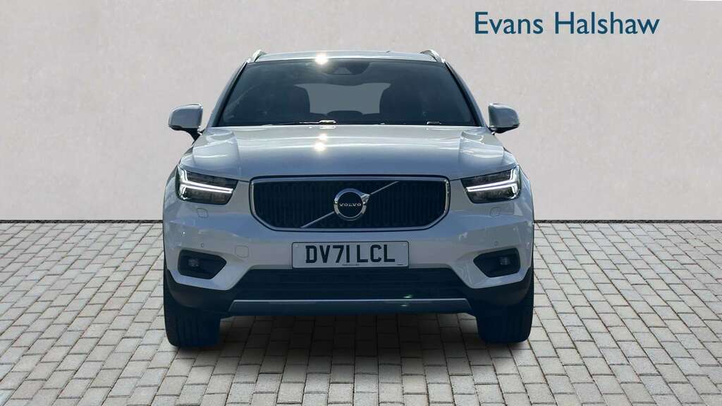 Volvo XC40 2.0 B4p Inscription Pro 2021 White #2
