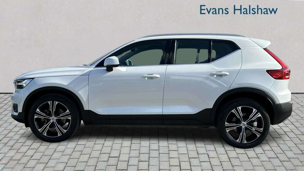 Volvo XC40 2.0 B4p Inscription Pro 2021 White #3