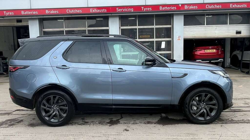 Land Rover Discovery 3.0 D300 R-dynamic Se 2022 LJ72ZDZ Blue #4