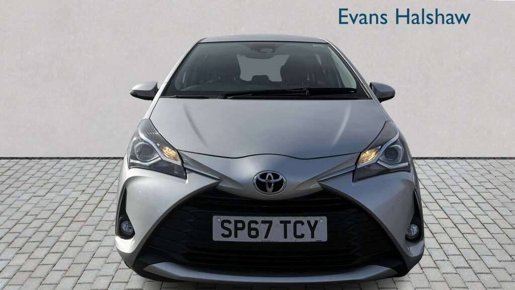 Toyota Yaris 1.5 Vvt-i Icon 2017 SP67TCY Silver #2