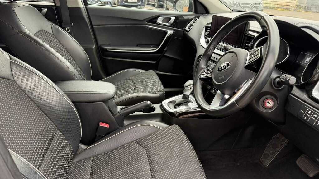 Kia Ceed 1.4T Gdi Isg 3 Dct 2020 SM69ZNT Black #3