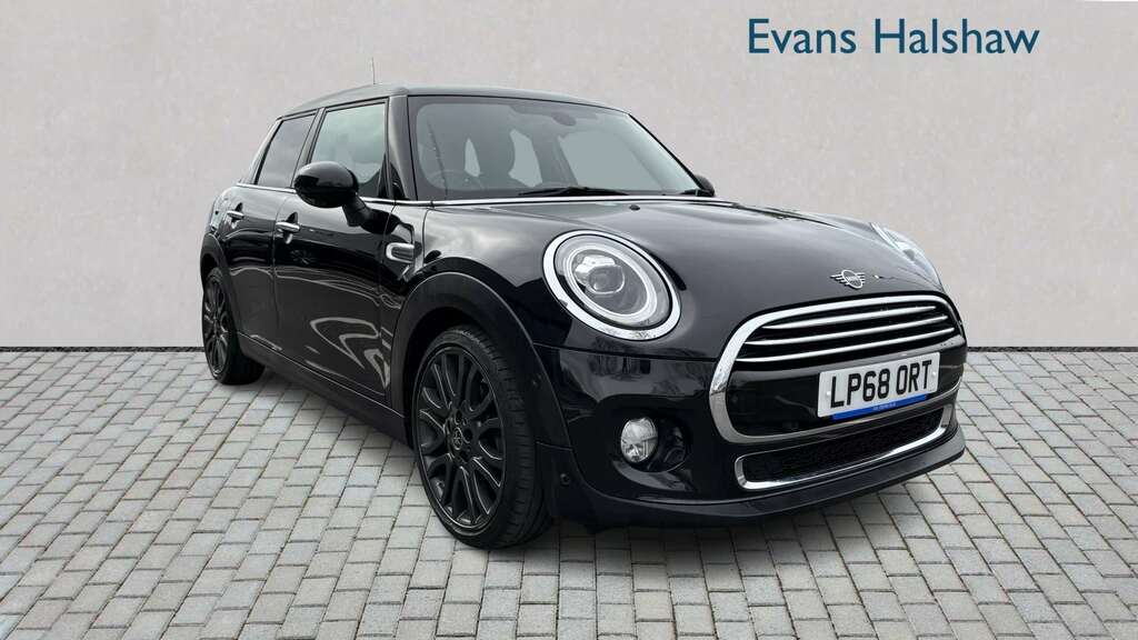 Mini Hatch 1.5 Cooper Exclusive II 2018 Black