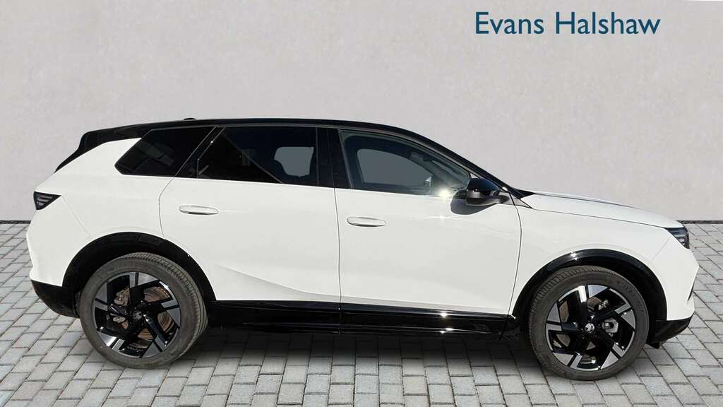 Vauxhall Grandland 157Kw Ultimate 73Kwh Fixed Roof 2025 NU25WLZ White #3
