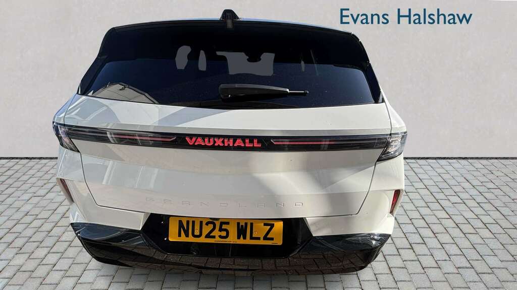 Vauxhall Grandland 157Kw Ultimate 73Kwh Fixed Roof 2025 NU25WLZ White #5