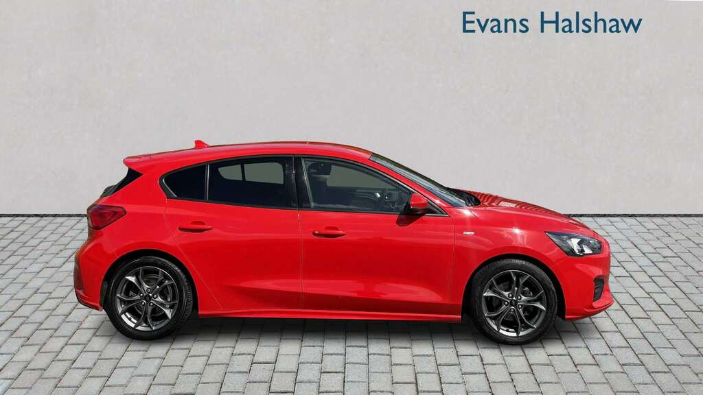 Ford Focus 1.0 Ecoboost 125 St-line 2018 DY68HUP Red #5