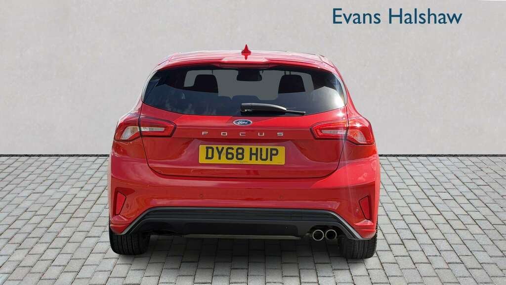 Ford Focus 1.0 Ecoboost 125 St-line 2018 DY68HUP Red #4