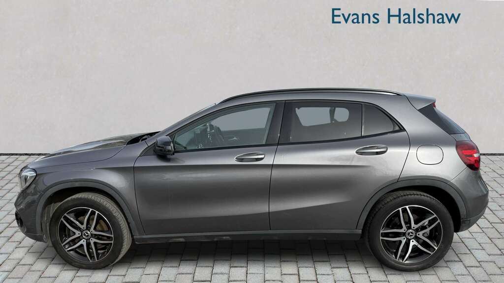 Mercedes-Benz GLA Class 180 Urban Edition 2019 YK19MFV Grey #4