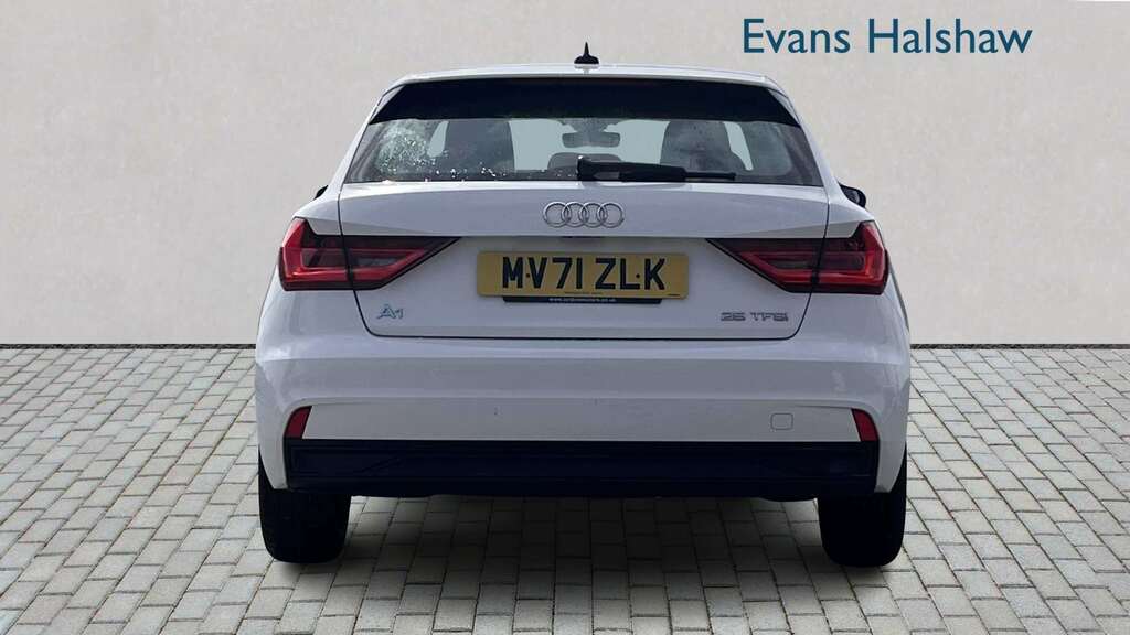 Audi A1 25 Tfsi Technik 2022 MV71ZLK White #5