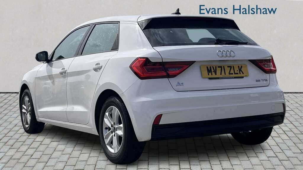 Audi A1 25 Tfsi Technik 2022 MV71ZLK White #2