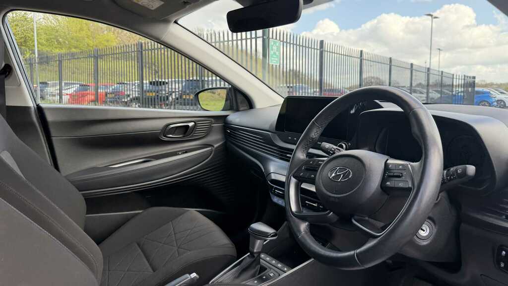 Hyundai Bayon 1.0 Tgdi 120 48V Mhev Premium Dct 2023 SL23GAU Black #3