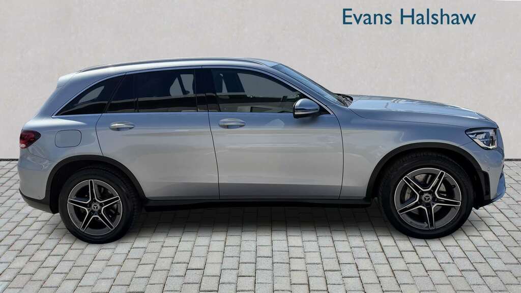 Mercedes-Benz GLC Class 220D 4Matic Amg Line 9G-tronic 2022 Silver
