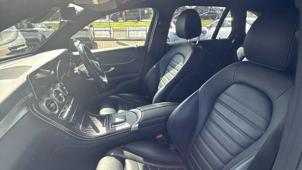 Mercedes-Benz GLC Class 300D 4Matic Amg Line Premium 9G-tronic 2020 KO69HTA Black #5