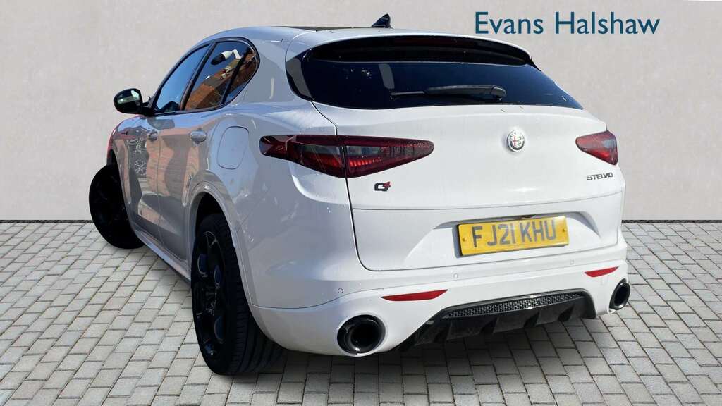 Alfa Romeo Stelvio 2.0 Turbo 280 Veloce Ti 2021 FJ21KHU White #2