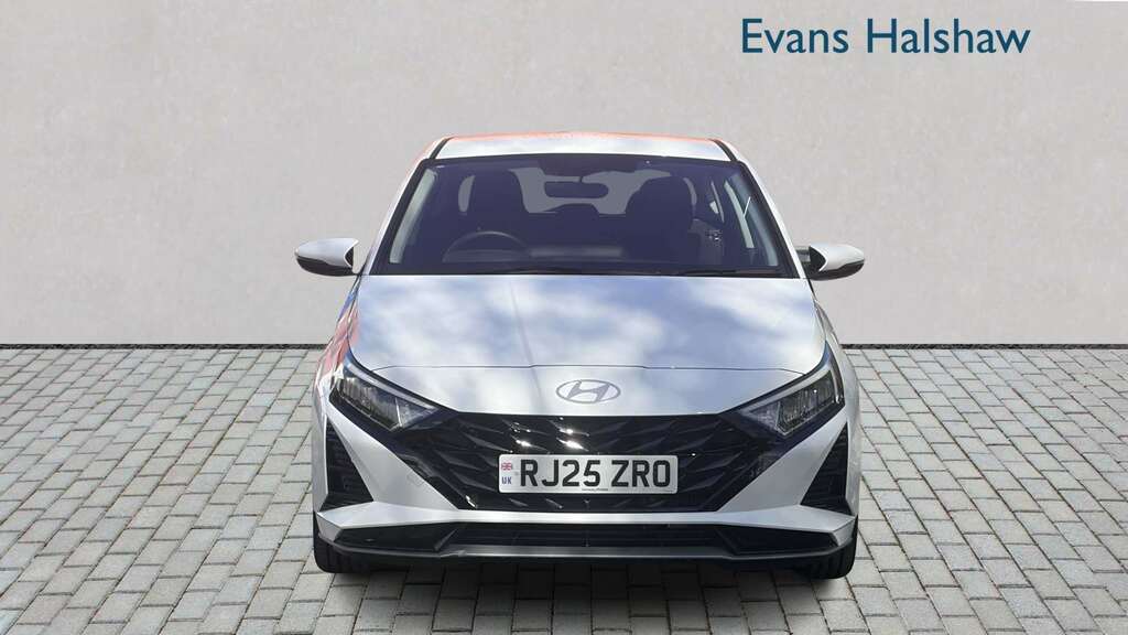 Hyundai I20 1.0T Gdi Advance Nav 2025 RJ25ZRO White #4