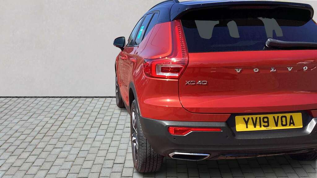 Volvo XC40 1.5 T3 163 R Design 2019 YV19VOA Red #5