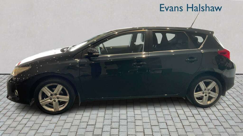 Toyota Auris 1.6 V-matic Excel 2014 HX64OXJ Grey #2