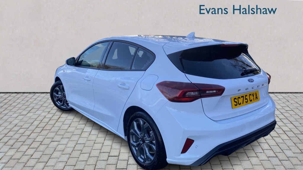 Ford Focus 1.0 Ecoboost Hybrid Mhev St-line 2025 SC75CYA White #2