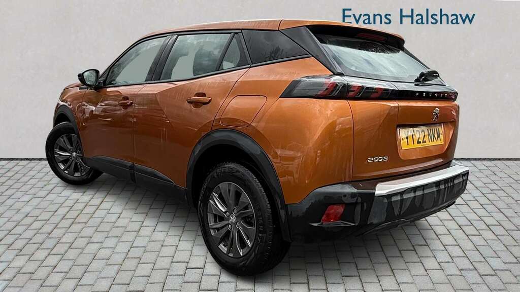 Peugeot 2008 1.2 Puretech Active Premium 2022 YT22NKM Orange #2