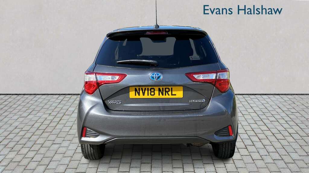 Toyota Yaris 1.5 Hybrid Design Cvt 2018 NV18NRL Grey #6