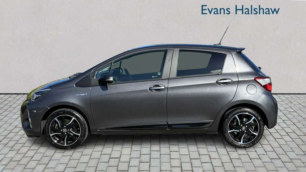 Toyota Yaris 1.5 Hybrid Design Cvt 2018 NV18NRL Grey #4