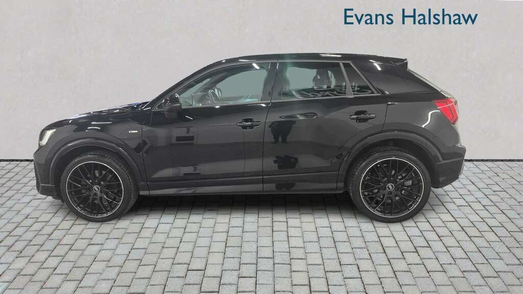 Audi Q2 30 Tfsi Black Edition 2022 MK22CWT Black #4