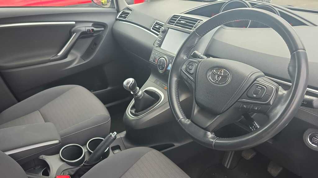 Toyota Verso 1.6 V-matic Icon Tss Grey #8