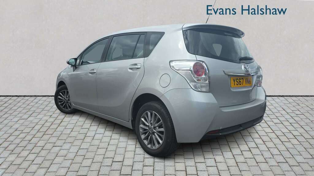 Toyota Verso 1.6 V-matic Icon Tss Grey #2