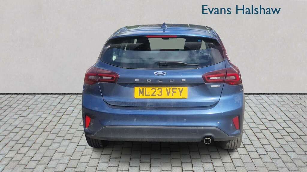 Ford Focus 1.0 Ecoboost Hybrid Mhev Titanium 2023 ML23VFY Blue #5