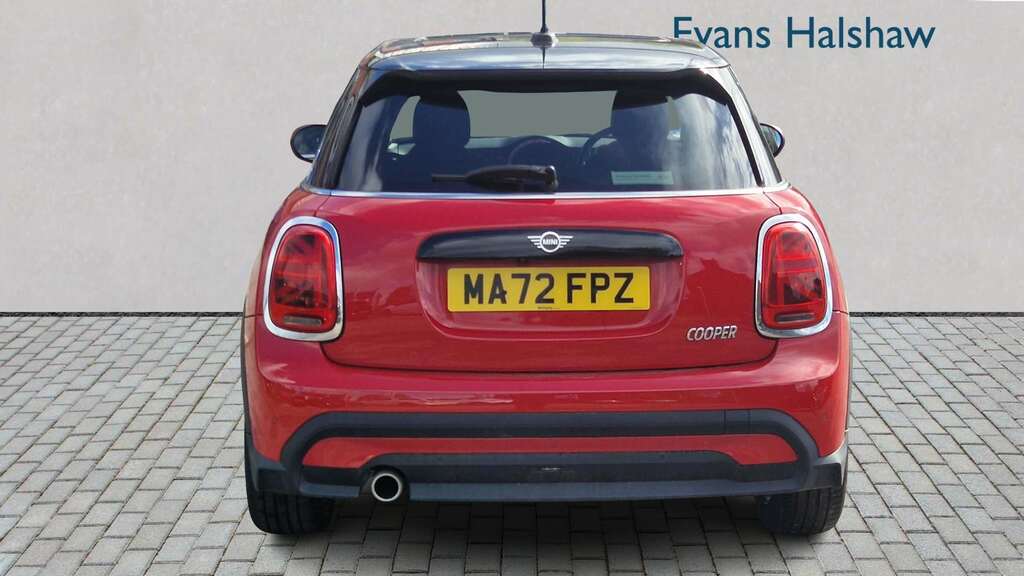 Mini Hatch 1.5 Cooper Classic 2022 MA72FPZ Red #5