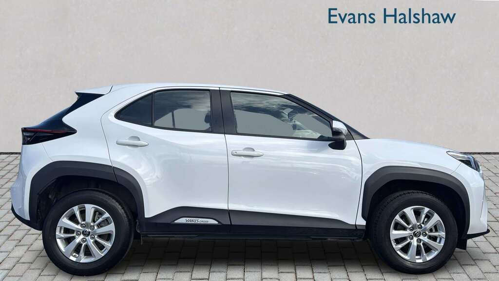 Toyota Yaris Cross 1.5 Hybrid Icon Cvt 2024 BD74VSF White #6