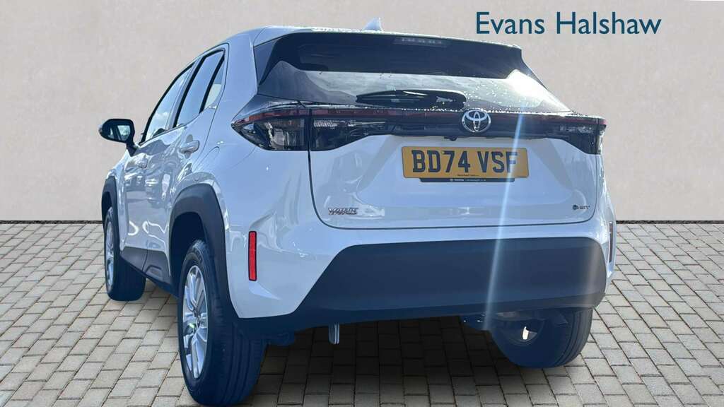 Toyota Yaris Cross 1.5 Hybrid Icon Cvt 2024 BD74VSF White #2