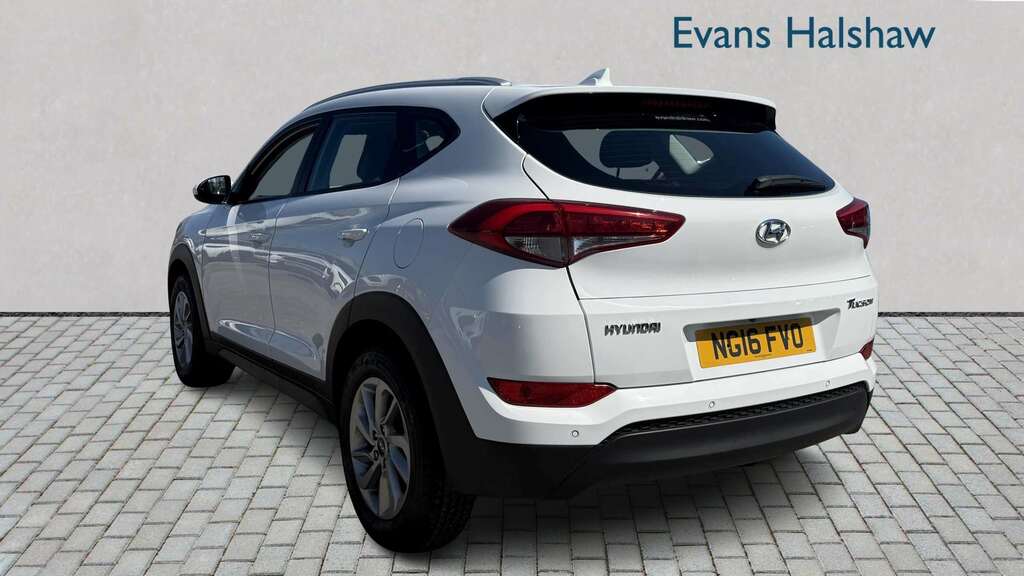 Hyundai Tucson 1.7 Crdi Blue Drive Se Nav 2Wd 2016 NG16FVO White #5