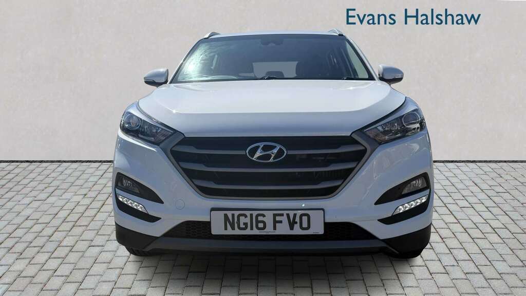 Hyundai Tucson 1.7 Crdi Blue Drive Se Nav 2Wd 2016 NG16FVO White #2