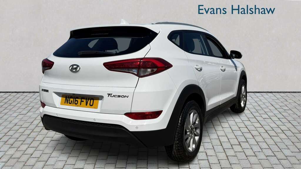 Hyundai Tucson 1.7 Crdi Blue Drive Se Nav 2Wd 2016 NG16FVO White #6
