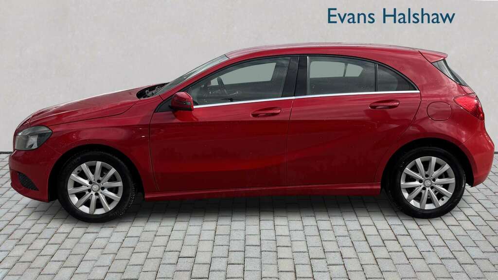 Mercedes-Benz A Class A180 Blueefficiency Se 2013 YB13HWJ Red #3