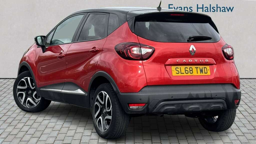 Renault Captur 1.5 Dci 90 Iconic 2018 SL68TWD Red #2