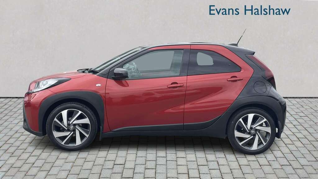 Toyota Aygo X 1.0 Vvt-i Edge 2022 YC72OYG Red #3