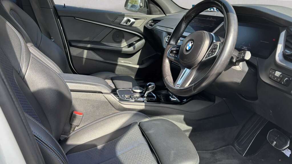 BMW 1 Series 118I M Sport Tech Pack 2023 YB23FMA White #3