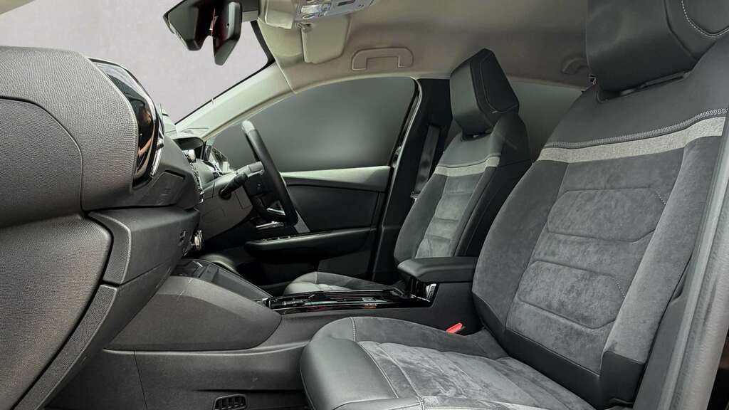 Citroen e-C4 100Kw E-series 50Kwh 2024 YR74ZRN Black #5