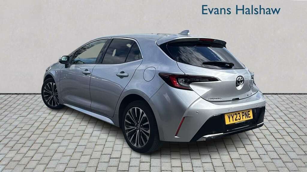 Toyota Corolla 1.8 Hybrid Design Cvt 2023 YY23PNE Silver #2