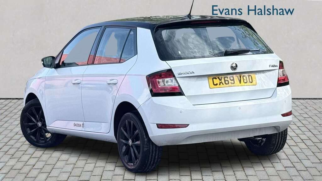 Skoda Fabia 1.0 Mpi Colour Edition 2019 CX69VOD White #5