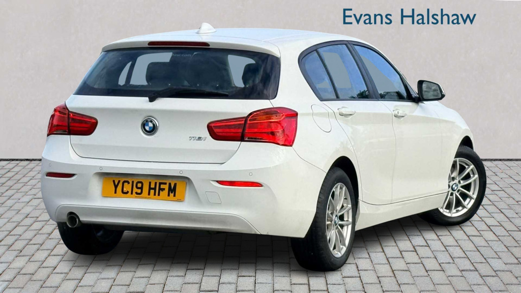 BMW 1 Series 118I 1.5 Se Business Navservotronic 2019 YC19HFM White #2