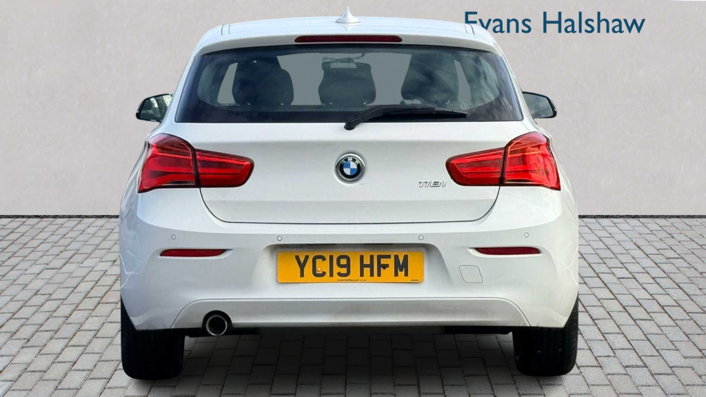 BMW 1 Series 118I 1.5 Se Business Navservotronic 2019 YC19HFM White #6