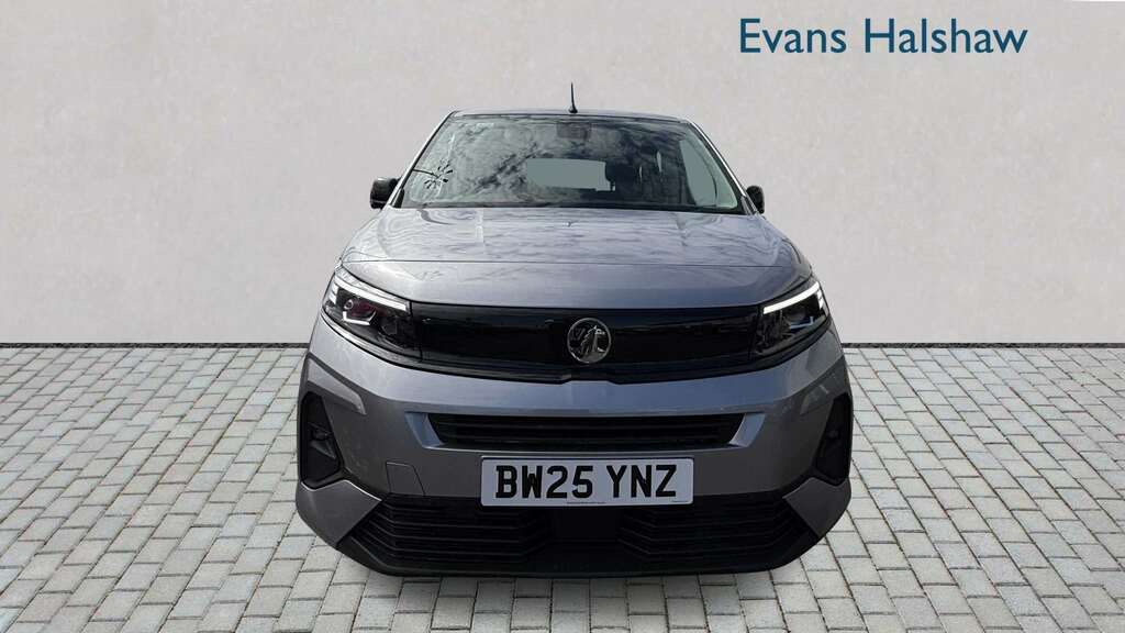 Vauxhall Combo-e Life 100Kw Design XL 52Kwh 7 Seat 2025 BW25YNZ Grey #4