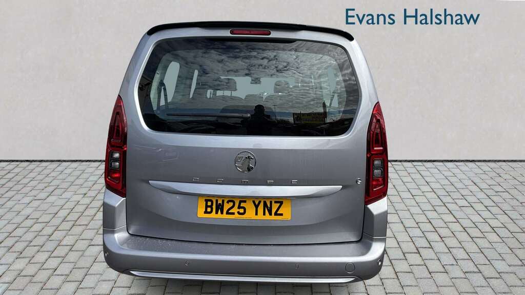 Vauxhall Combo-e Life 100Kw Design XL 52Kwh 7 Seat 2025 BW25YNZ Grey #5